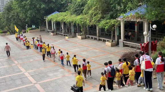乐享重阳，亲近自然，在攀登中慢慢长大！(图14)