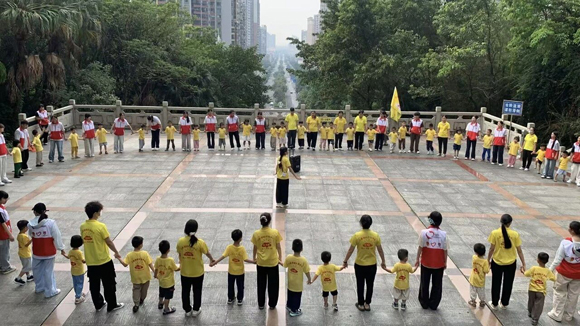 乐享重阳，亲近自然，在攀登中慢慢长大！(图11)