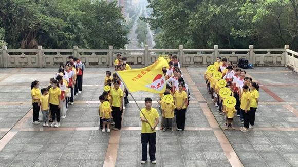 乐享重阳，亲近自然，在攀登中慢慢长大！(图8)